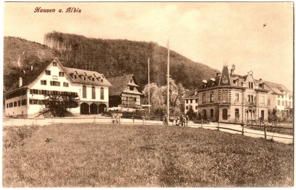 Restaurant Löwen mit Postplatz und alter Post, ca. 1900.